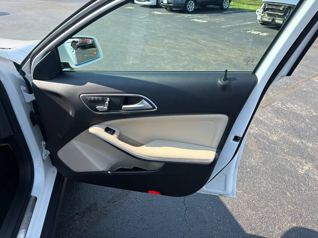Used 2019 Mercedes-Benz GLA 250 4MATIC image 38