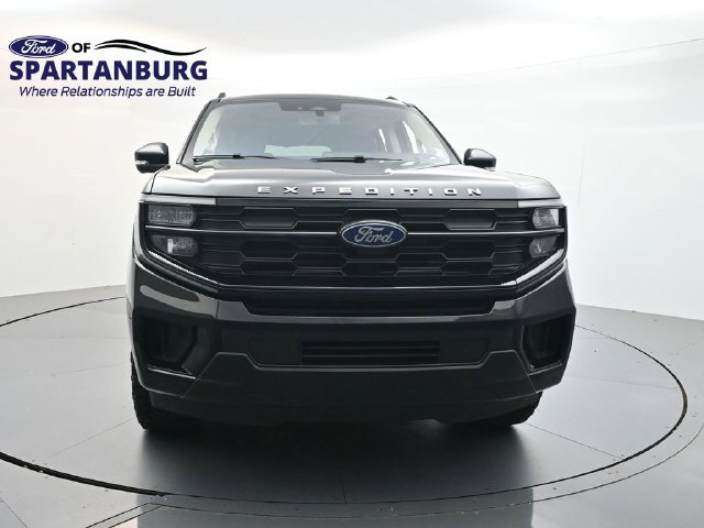 Certified 2025 Ford Expedition Active AWD/4WD image 2