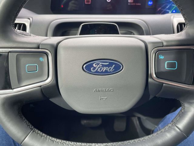 Certified 2025 Ford Expedition Active image 18