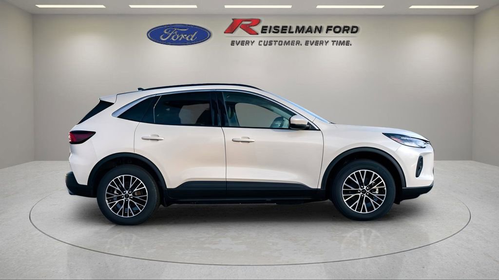 Certified 2024 Ford Escape SE FWD image 2