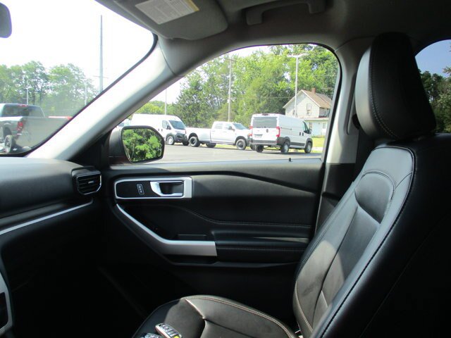 Certified 2021 Ford Explorer XLT w/ Equipment Group 202A AWD/4WD image 32