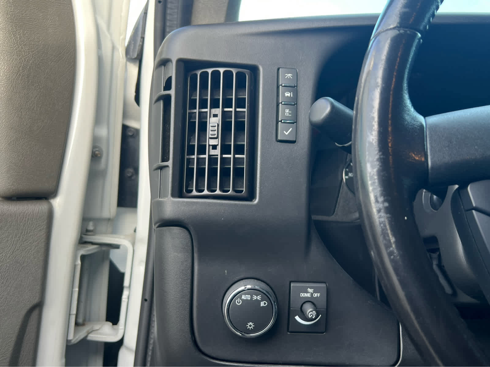 Used 2021 Chevrolet Express 2500 w/ Driver Convenience Package image 27