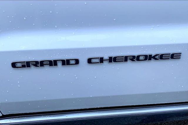 Used 2018 Jeep Grand Cherokee Summit AWD/4WD image 10