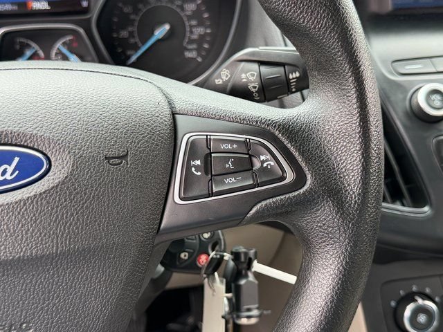 Certified 2018 Ford Focus SE FWD image 19