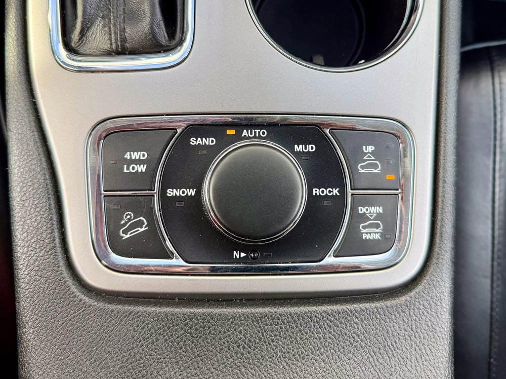 Used 2017 Jeep Grand Cherokee Summit image 32