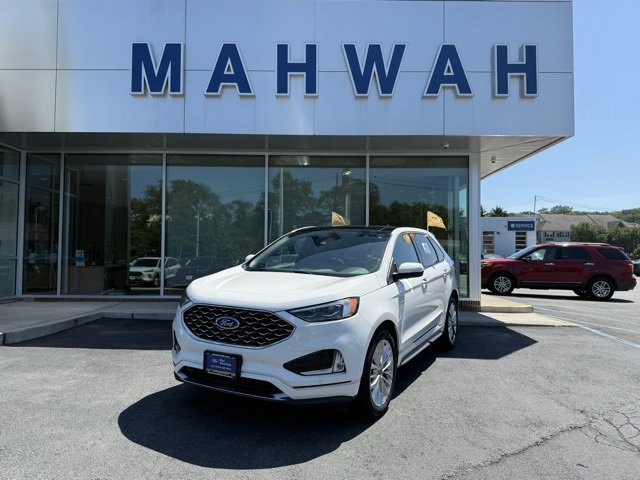 Certified 2022 Ford Edge Titanium w/ Equipment Group 301A image 2