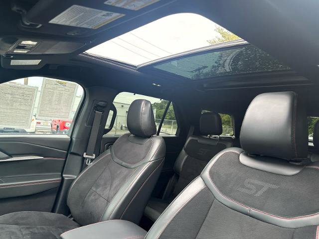 Certified 2025 Ford Explorer ST AWD/4WD image 13