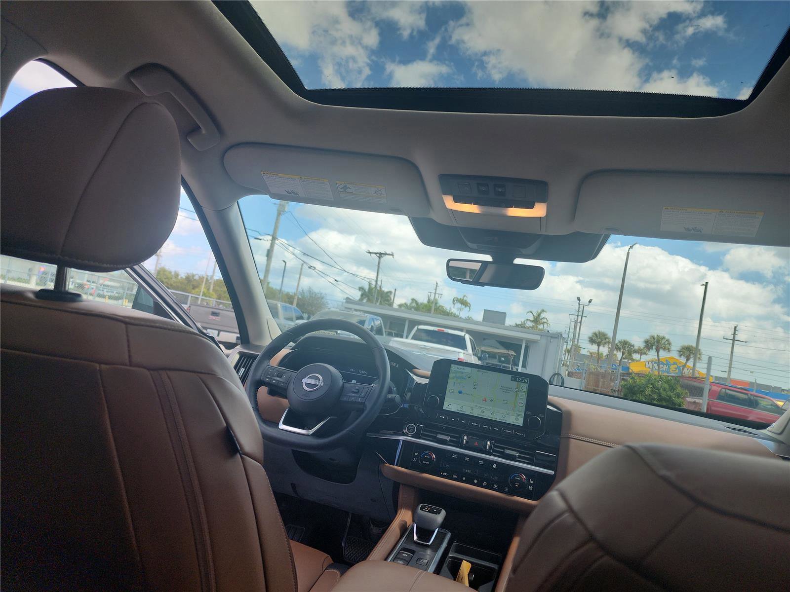 Used 2024 Nissan Pathfinder Platinum image 23