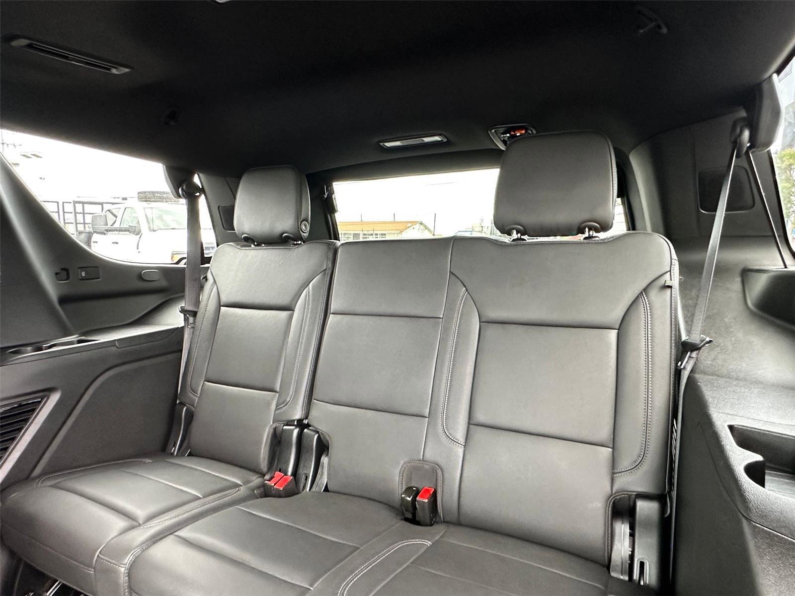 Used 2024 Chevrolet Tahoe Z71 w/ Luxury Package image 32