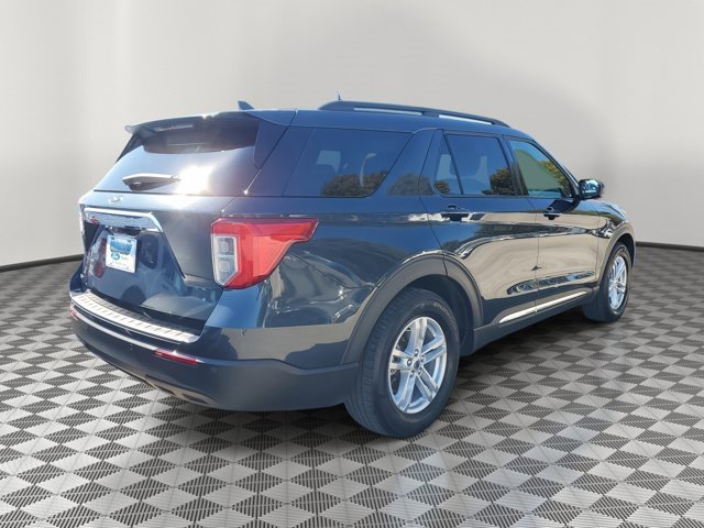 Certified 2023 Ford Explorer XLT image 3