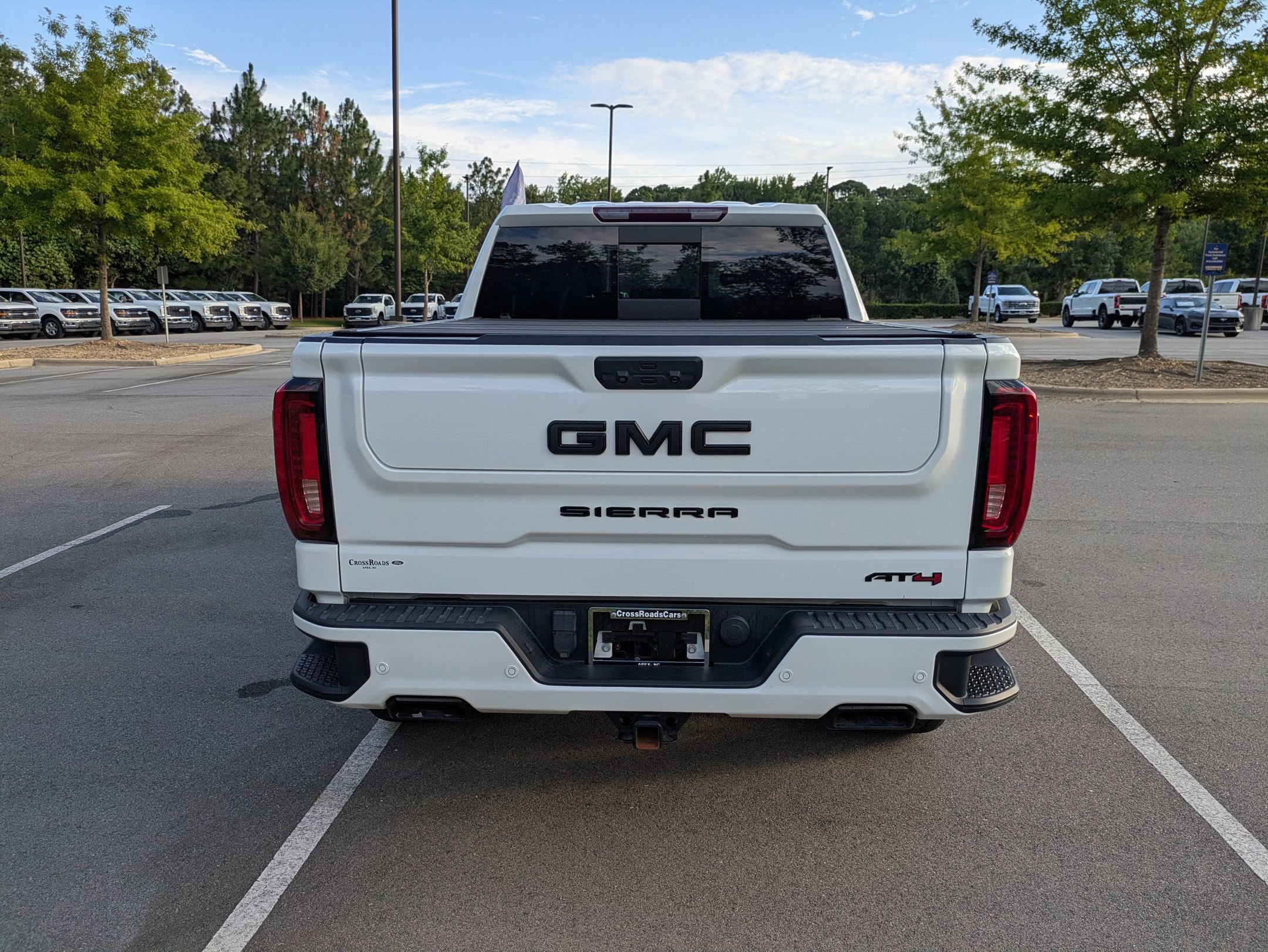 Used 2023 GMC Sierra 1500 AT4 w/ AT4 Preferred Package AWD/4WD image 5