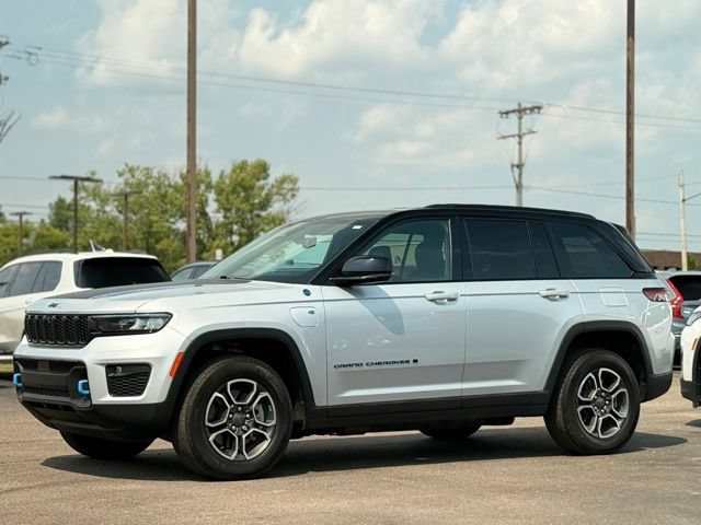 Used 2022 Jeep Grand Cherokee Trailhawk w/ Luxury Tech Group III AWD/4WD image 43