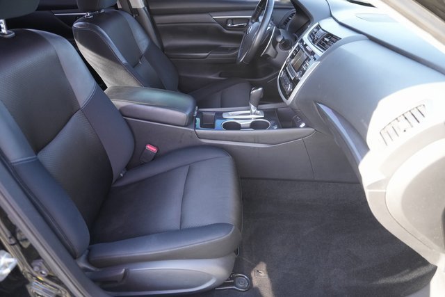 Used 2018 Nissan Altima 2.5 SR w/ Interior Lighting Package image 18