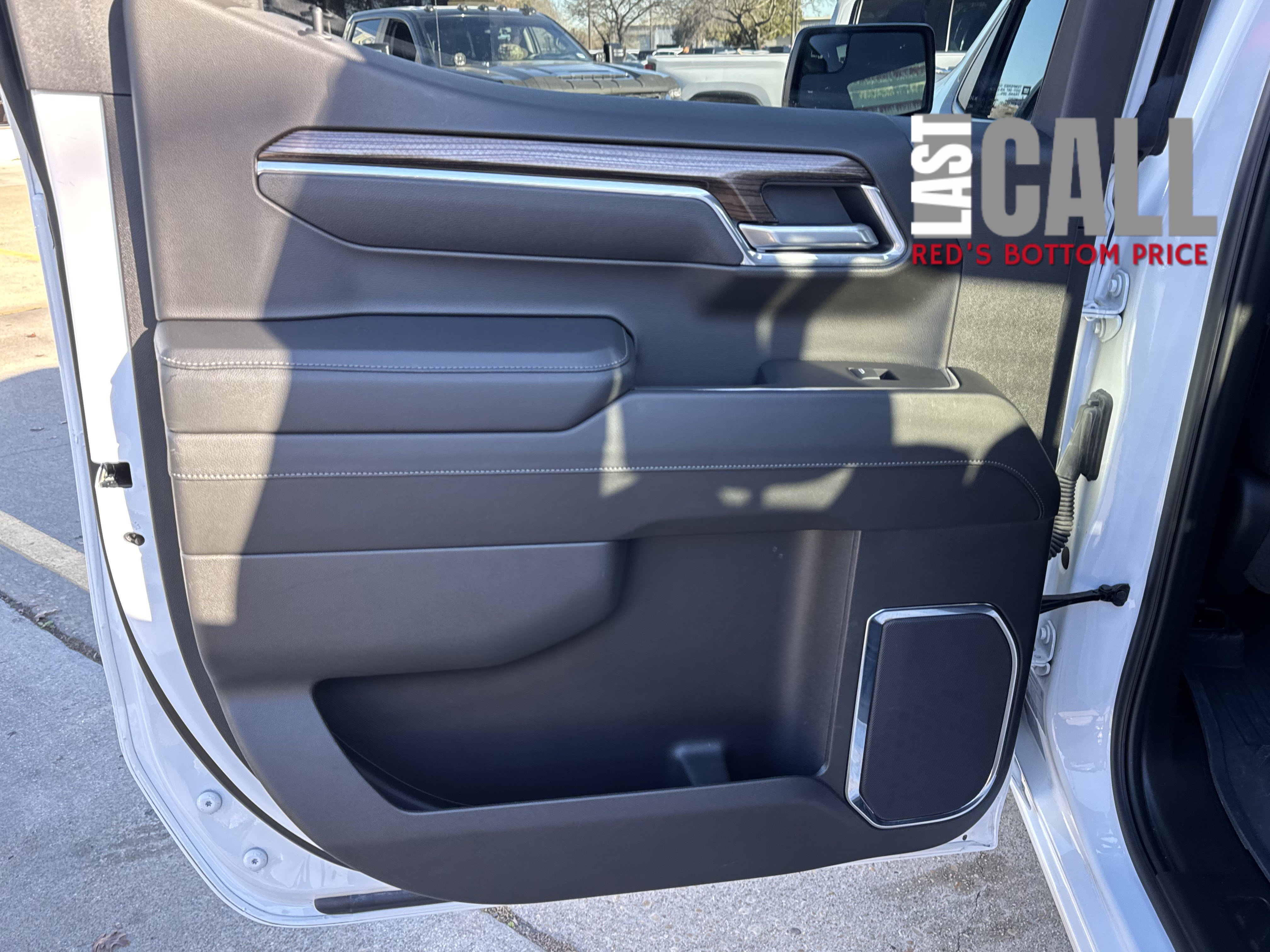 Used 2025 Chevrolet Silverado 1500 LT Trail Boss w/ Convenience Package II image 16