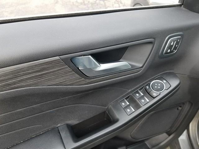 Certified 2023 Ford Escape Platinum w/ Premium Technology Package image 11