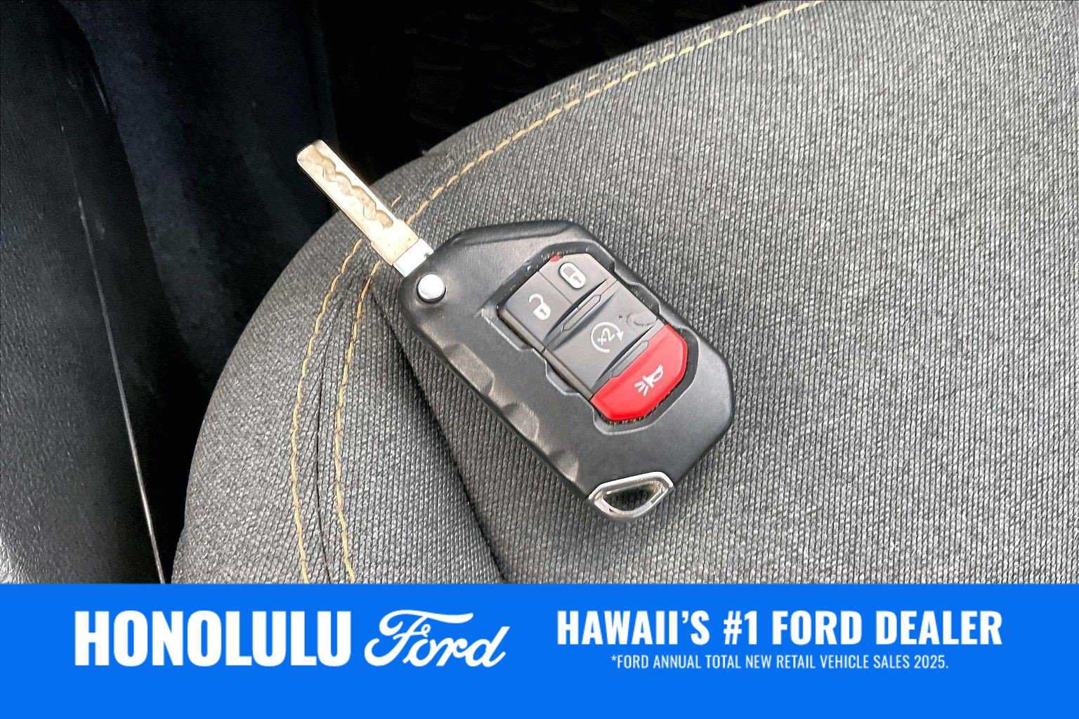 Used 2024 Jeep Wrangler Unlimited w/ Dual Top Group AWD/4WD image 19