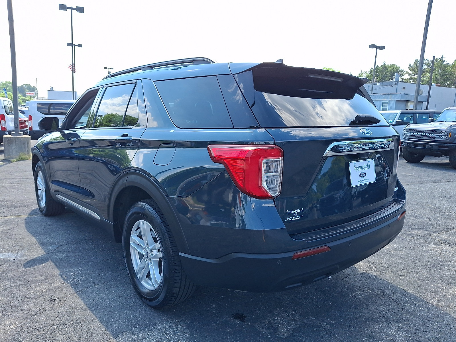 Certified 2023 Ford Explorer XLT AWD/4WD image 4