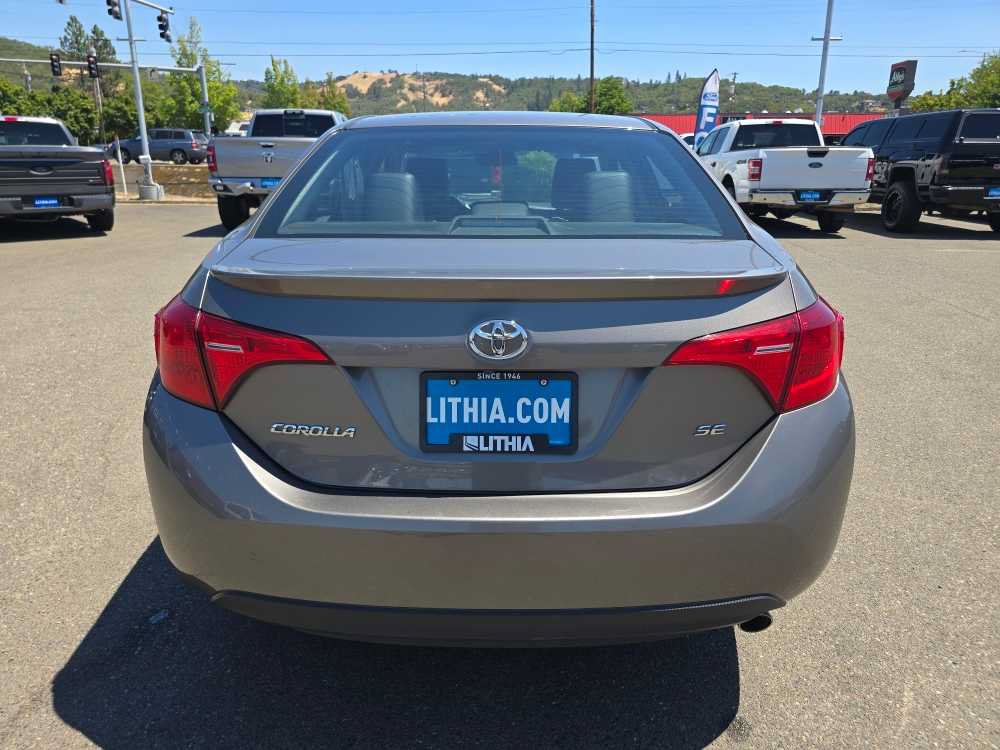 Used 2018 Toyota Corolla SE w/ Carpet Mat Package (TMS) FWD image 4