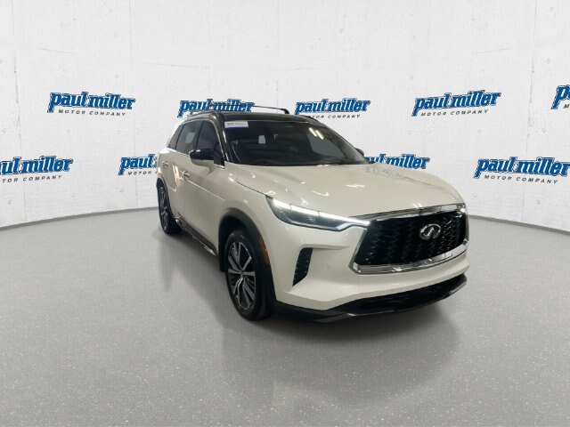 Used 2023 INFINITI QX60 Sensory w/ Vision Package AWD/4WD image 13