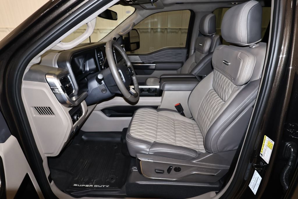 Certified 2025 Ford F350 Platinum w/ Platinum Plus Package image 16