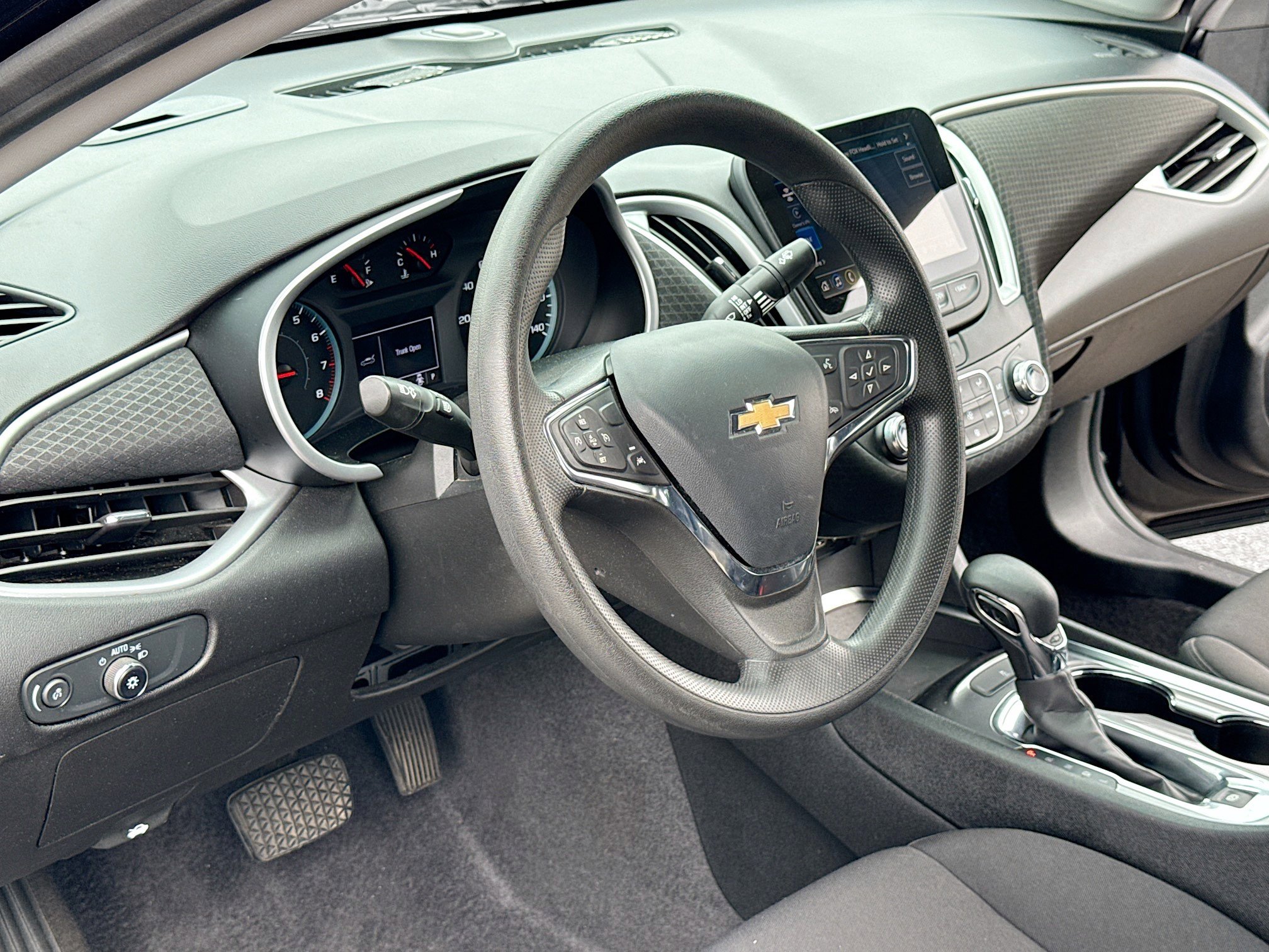Used 2023 Chevrolet Malibu LT FWD image 4