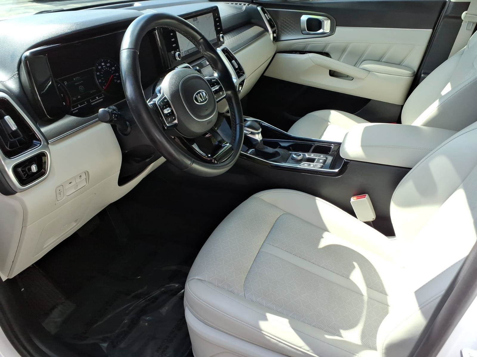 Used 2021 Kia Sorento AWD image 11