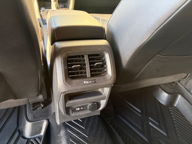 Used 2021 Volkswagen Tiguan SE AWD/4WD image 32