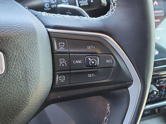 Used 2024 Jeep Grand Cherokee L Altitude AWD/4WD image 13