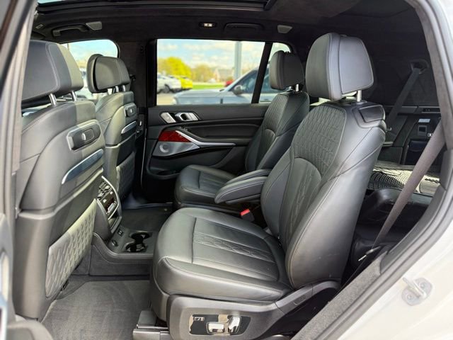 Used 2024 BMW ALPINA XB7 image 32