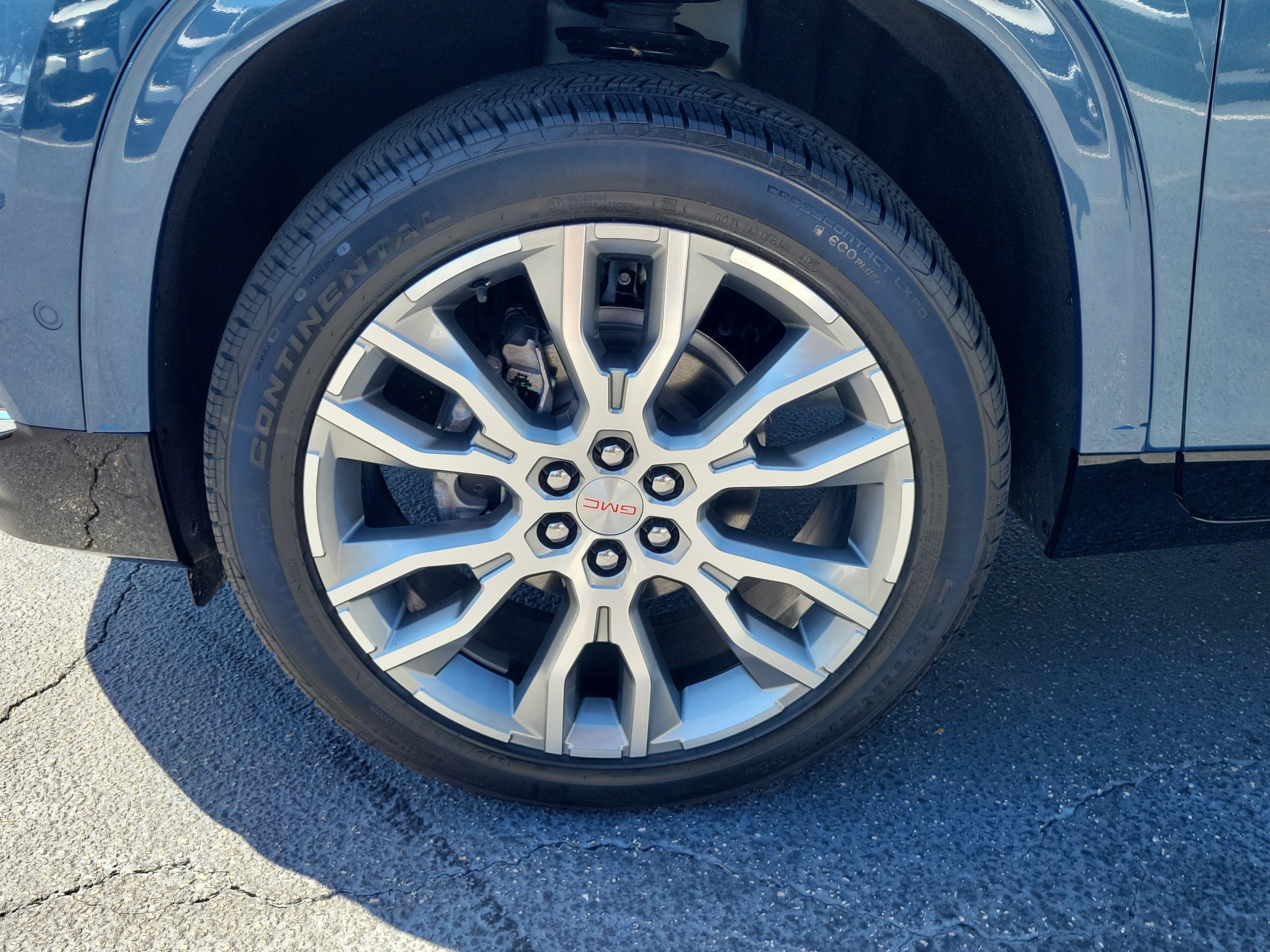 Used 2026 GMC Acadia Denali w/ Super Cruise Package FWD image 5