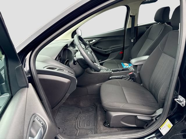 Certified 2018 Ford Focus SE w/ Cold Weather Package FWD image 28
