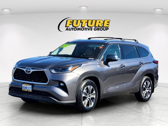 Used 2021 Toyota Highlander XLE AWD/4WD image 8