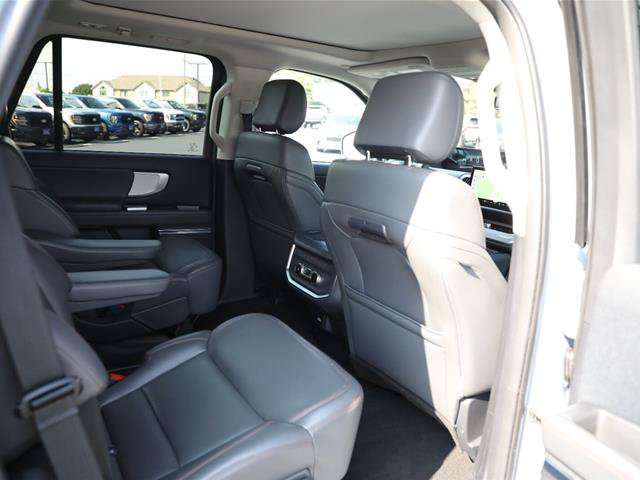 Certified 2025 Ford Expedition Active AWD/4WD image 40