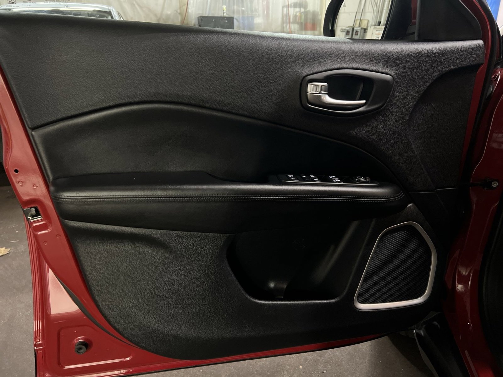 Used 2020 Jeep Compass Latitude image 14