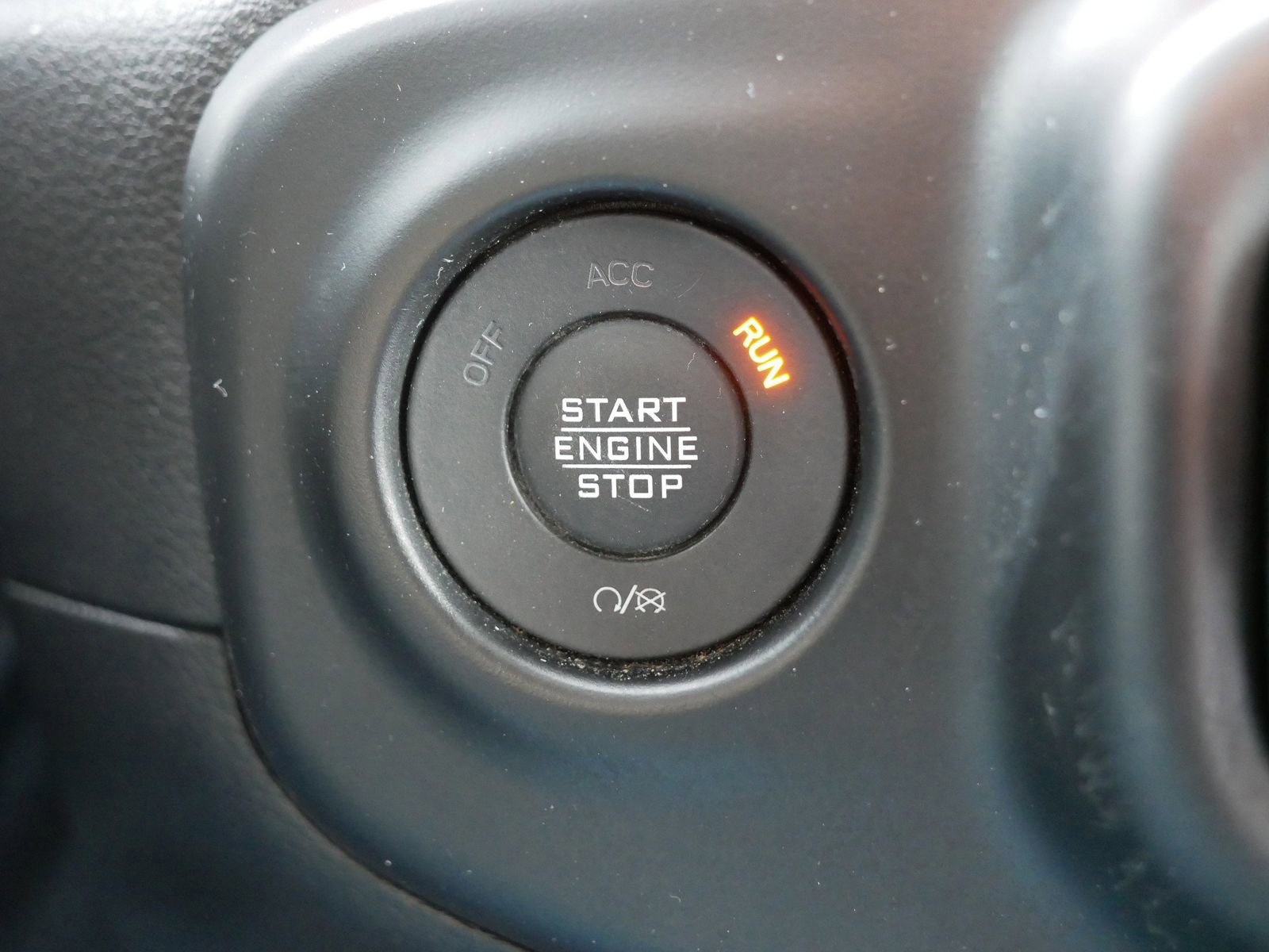 Used 2022 Jeep Wrangler Unlimited Rubicon w/ Cold Weather Group AWD/4WD image 35