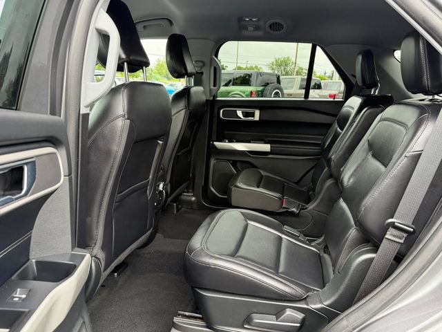 Certified 2021 Ford Explorer XLT w/ Equipment Group 202A AWD/4WD image 17
