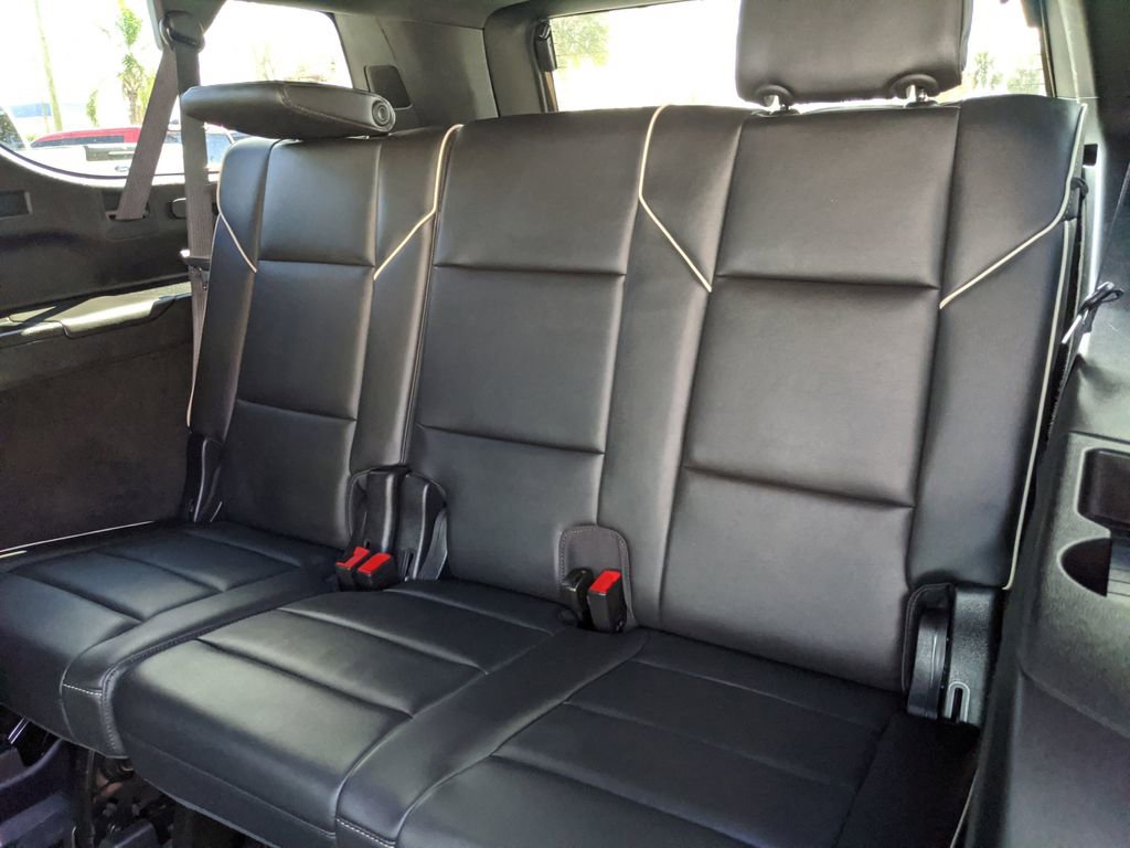 Used 2022 Cadillac Escalade ESV Sport w/ LPO, ONYX Package image 19