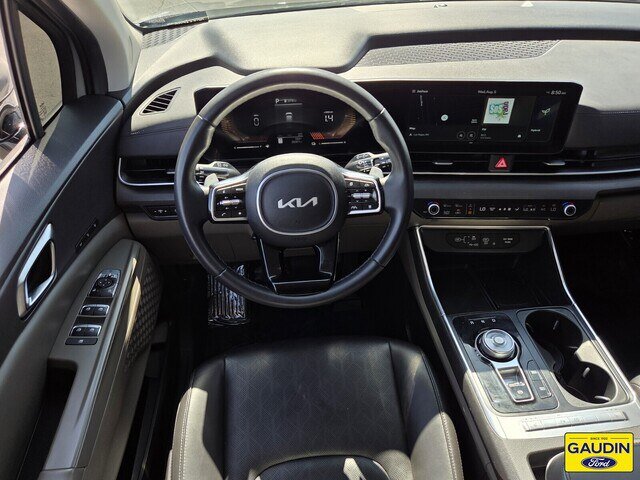 Used 2025 Kia Carnival EX FWD image 14