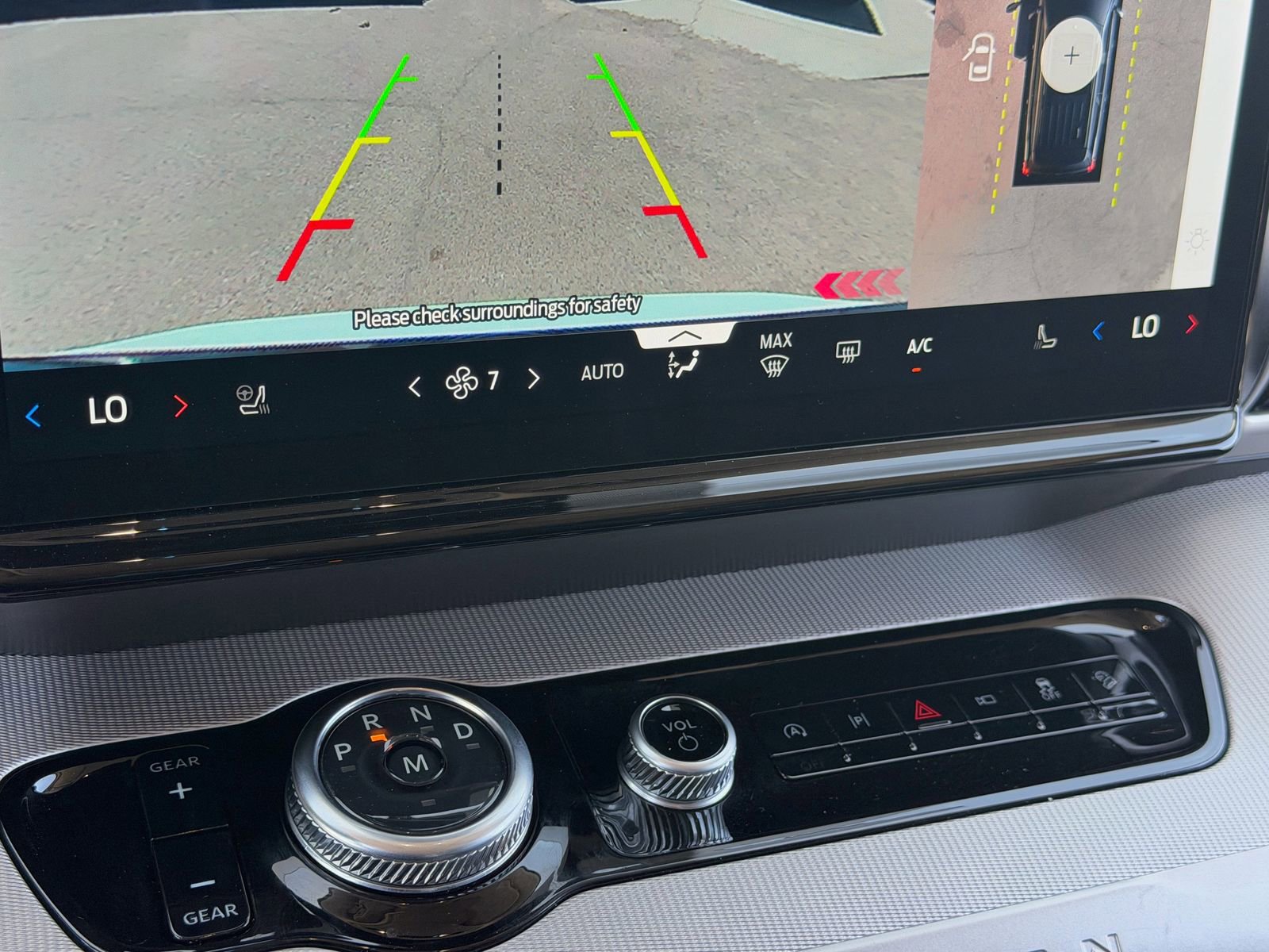 Certified 2025 Ford Expedition Active AWD/4WD image 30