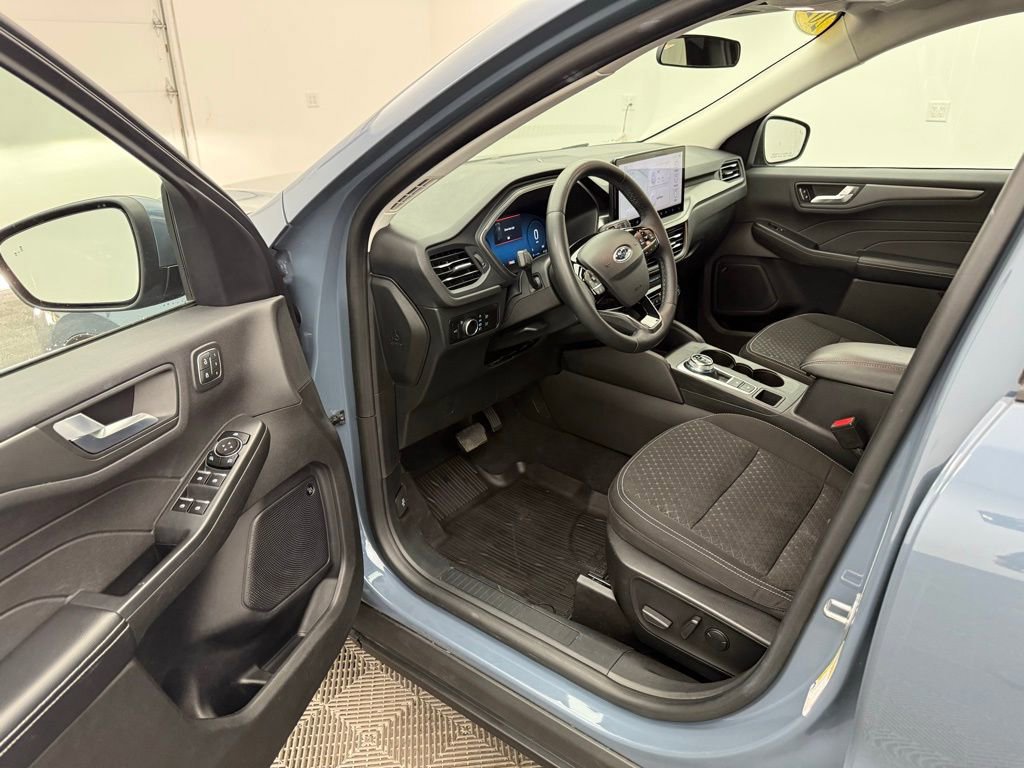 Certified 2023 Ford Escape Active w/ Tech Pack #2 image 16