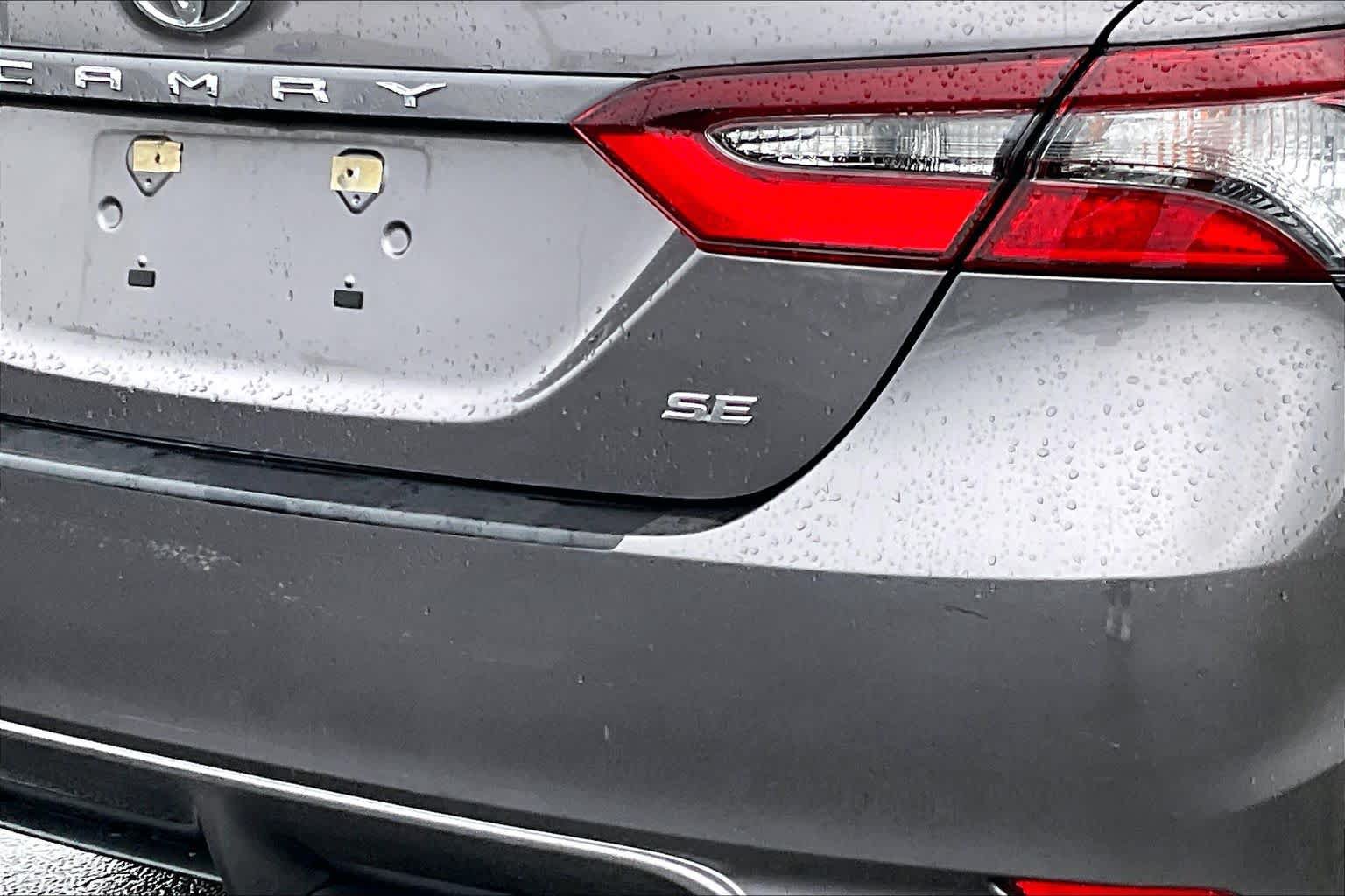 Used 2022 Toyota Camry SE FWD image 27
