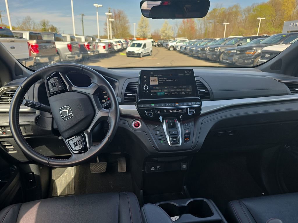 Used 2025 Honda Odyssey Sport-L image 17