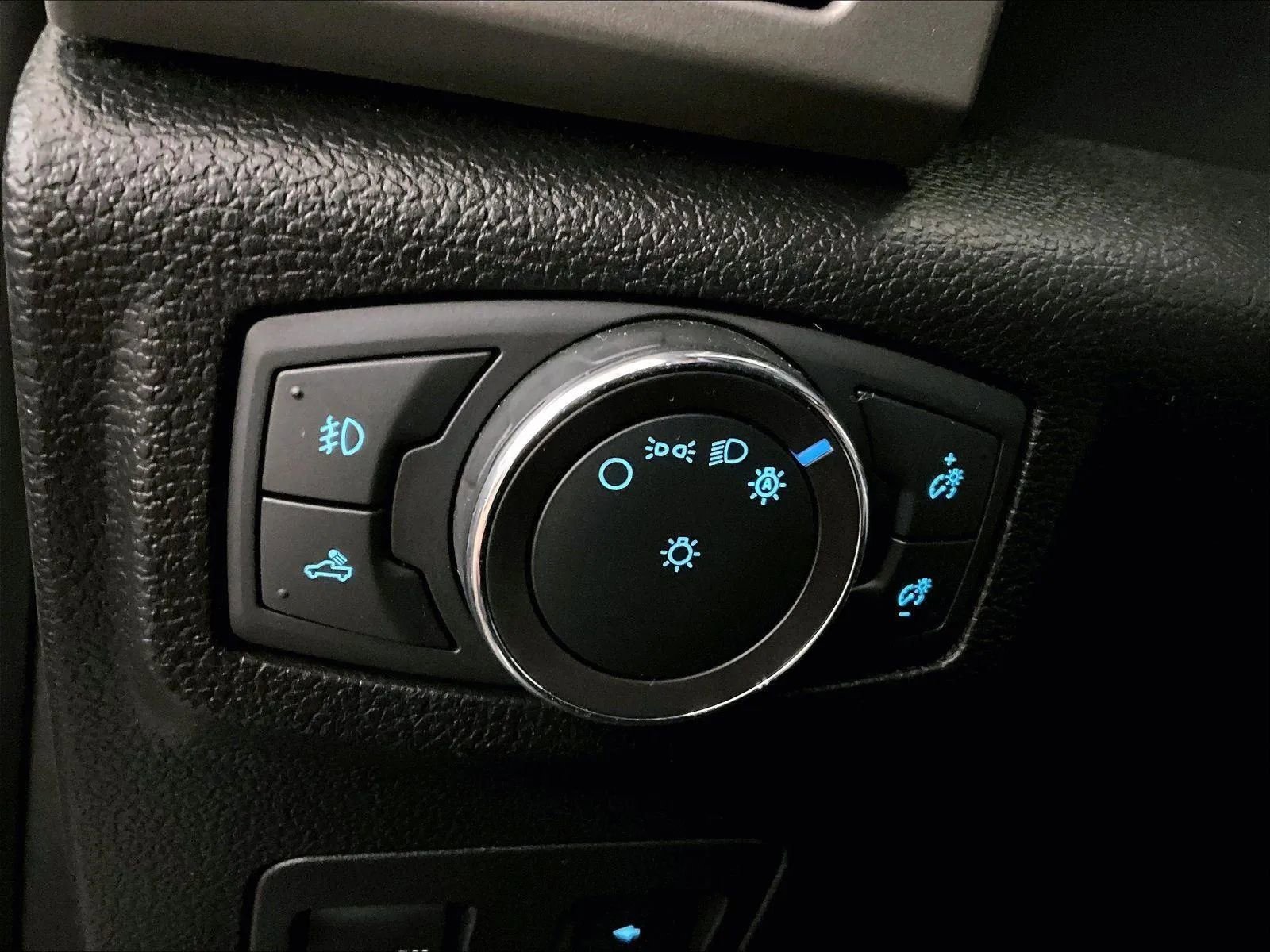 Certified 2018 Ford F150 Lariat image 30