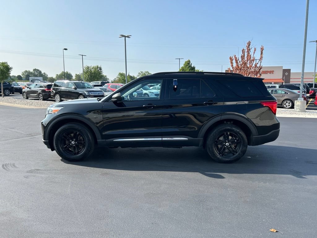 Certified 2023 Ford Explorer XLT w/ Equipment Group 202A AWD/4WD image 10