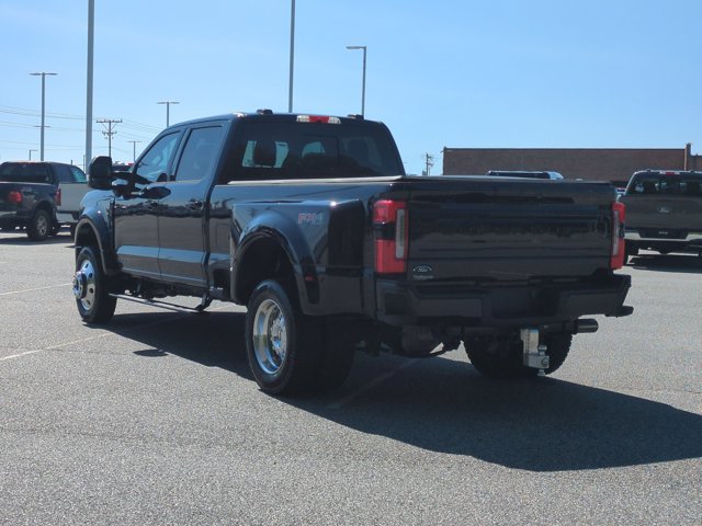 Certified 2025 Ford F450 Platinum w/ FX4 Off-Road Package AWD/4WD image 6
