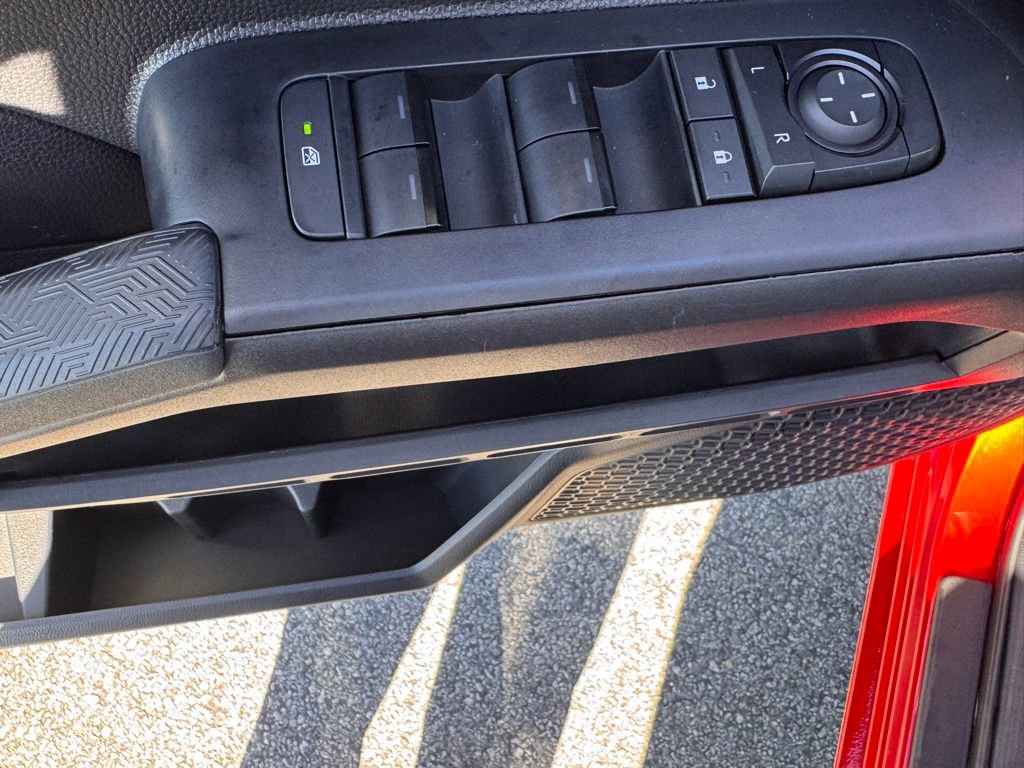 Used 2025 Toyota Tacoma TRD Off-Road image 16