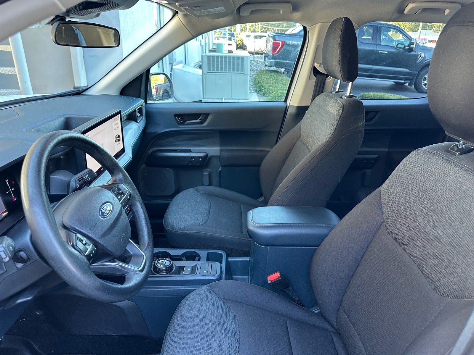 Certified 2025 Ford Maverick XL FWD image 17