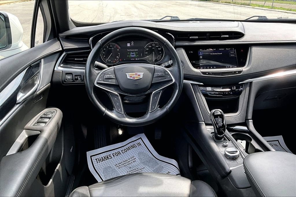 Used 2023 Cadillac XT5 Premium Luxury w/ LPO, Floor Liner Package AWD/4WD image 5