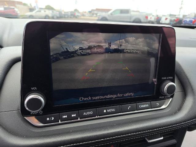 Used 2025 Nissan Rogue SV FWD image 23
