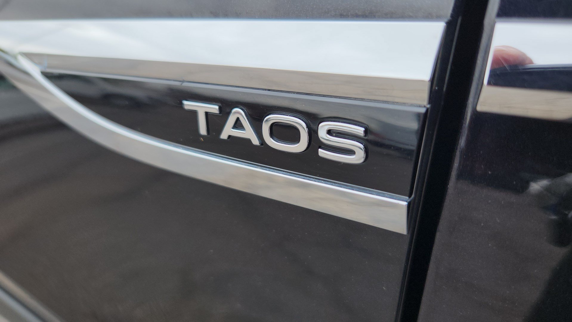 Used 2024 Volkswagen Taos SE AWD/4WD image 16